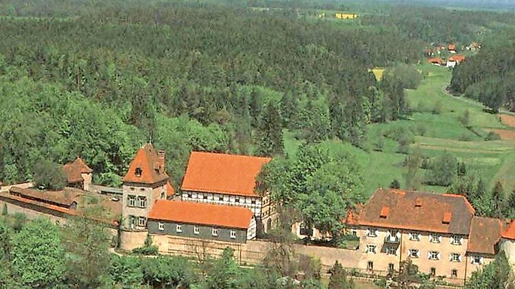 Luftaufnahme von Schloss Oberaufseß, erbaut von Carl Heinrich von Aufseß.
