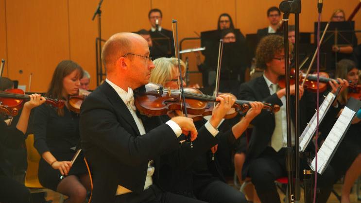 Die Violine von Konzertmeister Johannes Enders verlieh dem klagenden Schmachten von Lenore ihre Stimme.Nicole Julien-Mann