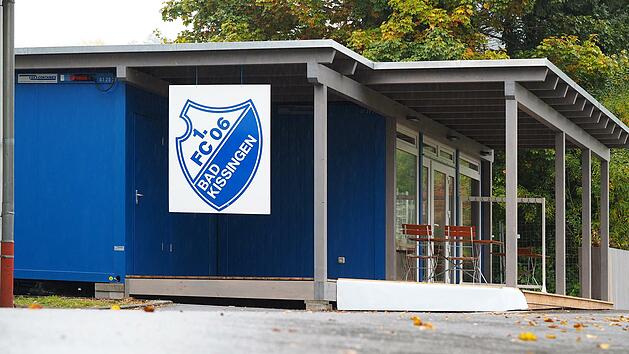 Endlich wieder ein Vereinsheim: Mit viel Eigenleistung und der Unterst&uuml;tzung von Sponsoren hat der FC 06 Bad Kissingen wieder einen gesellschaftlichen Treffpunkt f&uuml;r Mitglieder und Freunde des Vereins.
