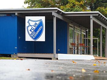 Endlich wieder ein Vereinsheim: Mit viel Eigenleistung und der Unterstützung von Sponsoren hat der FC 06 Bad Kissingen wieder einen gesellschaftlichen Treffpunkt für Mitglieder und Freunde des Vereins.