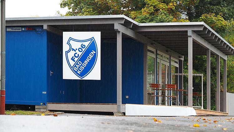 Endlich wieder ein Vereinsheim: Mit viel Eigenleistung und der Unterstützung von Sponsoren hat der FC 06 Bad Kissingen wieder einen gesellschaftlichen Treffpunkt für Mitglieder und Freunde des Vereins.