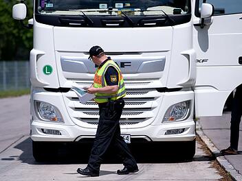 A73 und A3 bei Erlangen: Trucker mit deutlich &uuml;ber 2 Promille gestoppt