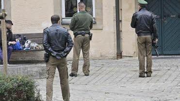 Die Polizei setzt auf Deeskalation. Foto: Josef Hofbauer