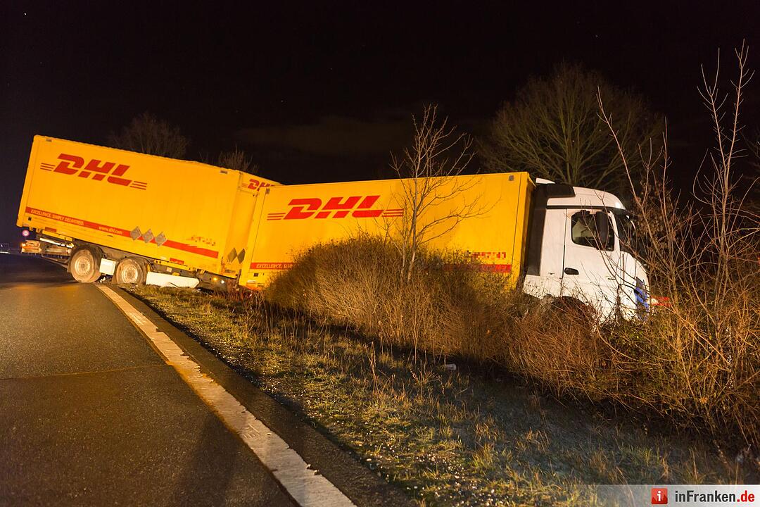 Südwesttangente Fürth: Lkw durchbricht Leitplanke