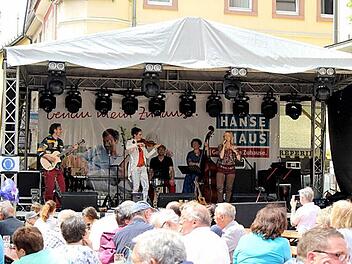 Am Sonntagnachmittag sorgte die Band "Erdgeschoss" für Stimmung. Fotos: Julia Raab