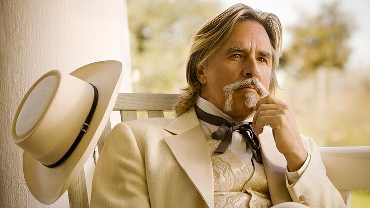 Don Johnson begeistert mit einem gro&szlig;artigen Kurzauftritt als tumber Plantagenbesitzer.