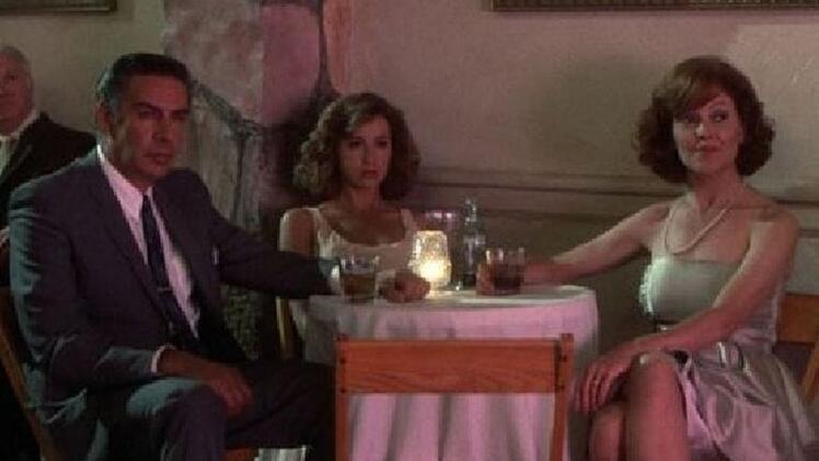 Sie machen gemeinsam Urlaub im Ferienresort "Kellerman's" in den Catskill Mountains (von links): Dr. Jake Houseman (Jerry Orbach), seine Tochter Frances (Jennifer Grey, Mitte) und Marjorie Houseman (Kelly Bishop).