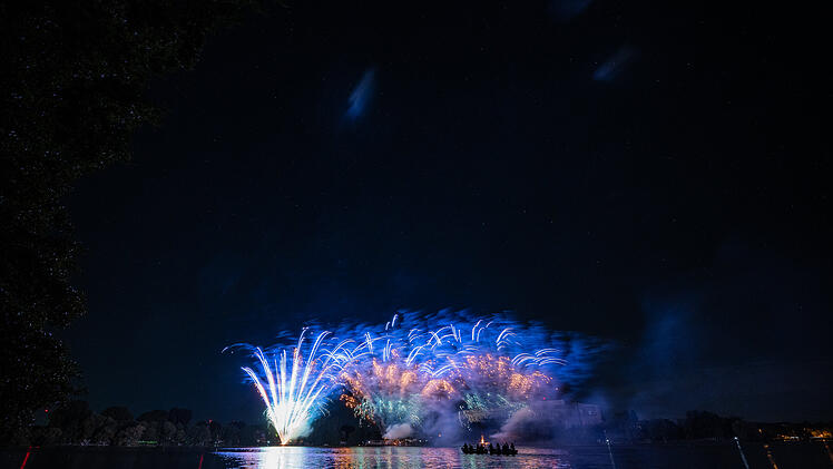Fulminate Feuerwerk-Show beim 200. N&uuml;rnberger Volksfest