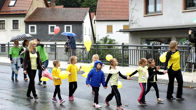 Kleine Turnerinnen ganz groß Foto: Susanne Deuerling