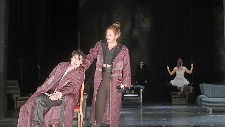 Szene aus "Wallenstein" am Landestheater Coburg.Foto: Henning Rosenbusch