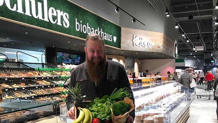 "Größtes E-Center Nordbayerns": Edeka-Neueröffnung in Nürnberg sorgt für großen Ansturm