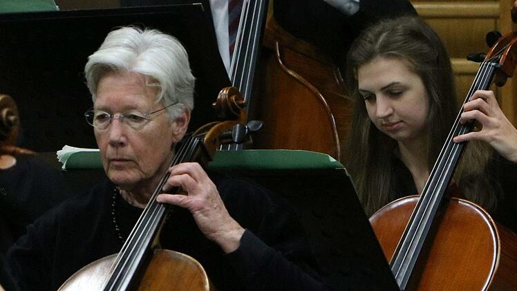 Impressionen vom Sinfoniekonzert mit dem Orchester der Musikfreunde NeustadtFoto: Jochen Berger