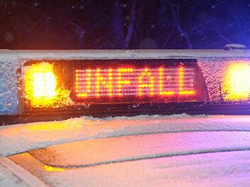 Schnee und Eis sorgen f&uuml;r 12 Unf&auml;lle in der Nacht im Landkreis Kitzingen.