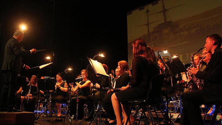 Das Sinfonische Blasorchester Kasendorf sorgte in der Stadthalle  für einen musikalischen Hochgenusse und verzauberte das Publikum mit Blasmusik höchster Güte. Foto: Sonny Adam