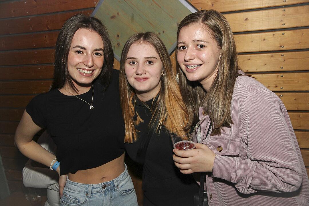 Mit vielen Party-Songs der 80er & 90er und Rock-Pop Klassikern