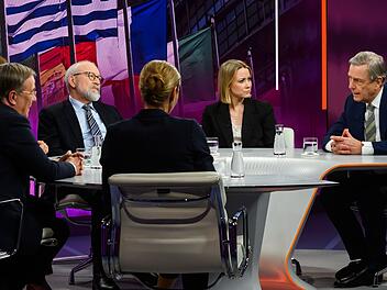 Claus Kleber (rechts) nahm bei "Maybrit Illner" kein Blatt vor den Mund.