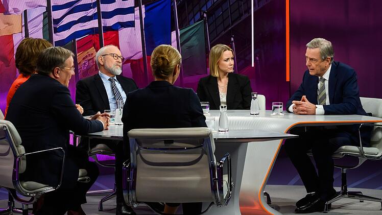 Claus Kleber (rechts) nahm bei "Maybrit Illner" kein Blatt vor den Mund.