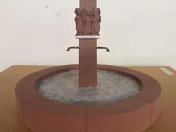 Beim Brunnenwettbewerb siegte der Entwurf von Ludwig Bauer.  Ludwig Bauer