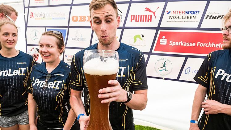 Ein Preis fürs ganze Team: Die Firma Proleit stellte beim achten Forchheimer Stadttriathlon die meisten Teilnehmer