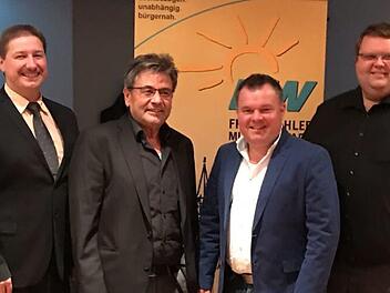 Die Freien Wähler initiierten eine Informationsveranstaltung zur  Abschaffung der Straßenausbau-Beitragssatzung (von links): Matthias Kleren (FW-Kreisvorsitzender Bad Kissingen), Manfred Dülk (Direktkandidat für die Landtagswahl und stellvertretender Landesvorsitzender der FW Bayern), Dominik Sitter (Direktkandidat der FW Bad Kissingen für den Bezirkstag) und  Andreas Trägner ( FW-Ortsvorsitzender Münnerstadt). Foto:  Anneliese Albert