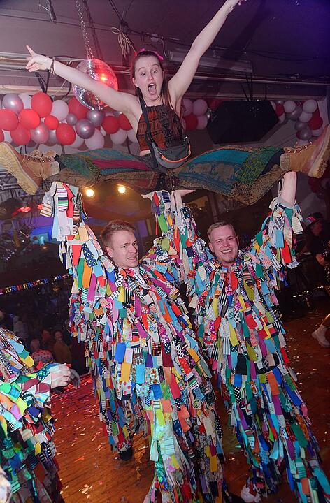 Motto: "Licht aus! Spot an! 70er Disco"