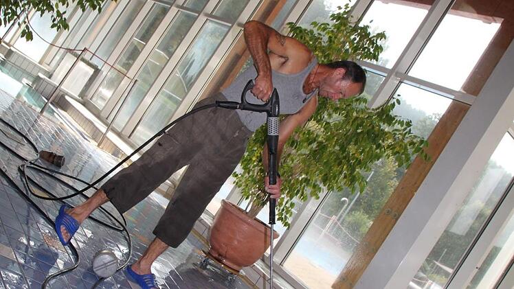 Schließzeit nach den Ferien: Aktuell wird die Therme Sinnflut grundgereinigt und wichtige Wartungsarbeiten erledigt. Foto: Ulrike Müller