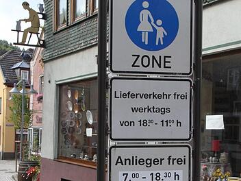 Testphase verlängert:  Bis Juni darf von 7 bis 18.30 Uhr in die Fußgängerzone gefahren werden.  Foto: Ulrike Müller