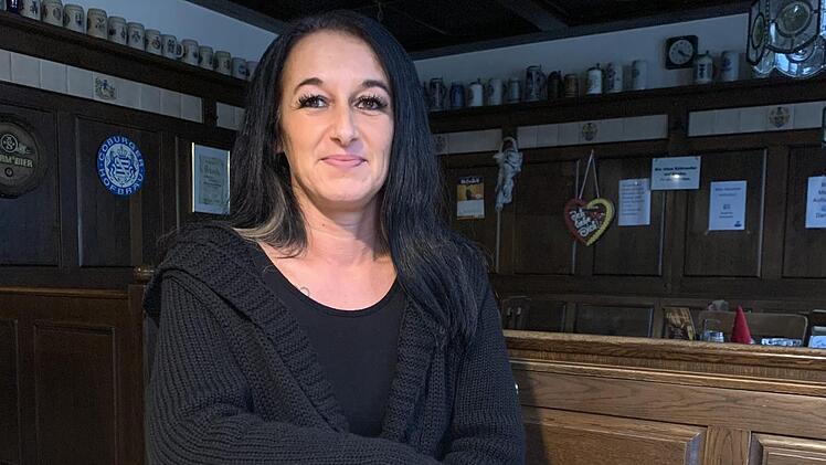 Die Gastronomie leidet aktuell stark unter den Corona-Maßnahmen. Zwei junge Fränkinnen und Wirtinnen erzählen, wie es ihnen ergeht. Jessika Wilms gehört das "Henneberger Haus" in Coburg.