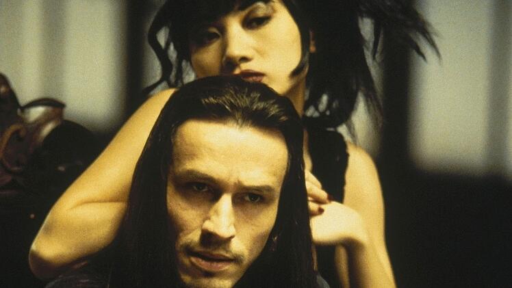 Der eiskalte Killer Top Dollar (Michael Wincott) und seine perverse Grausamkeiten liebende Lebensgef&auml;hrtin Myca (Bai Ling) haben die Stadt mit ihrer brutalen Gang unter Kontrolle.