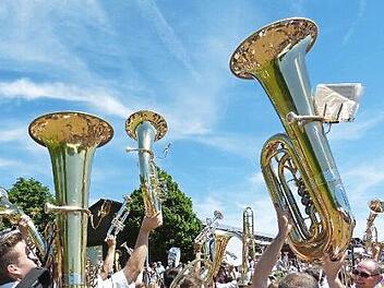 Die Instrumente hoch.  Foto: Carmen Schwind