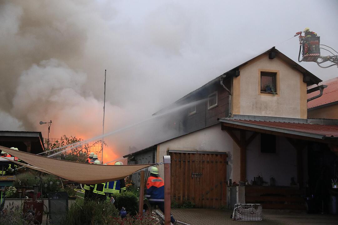Werkstatt im Gemeindegebiet Scheßlitz geht in Flammen auf