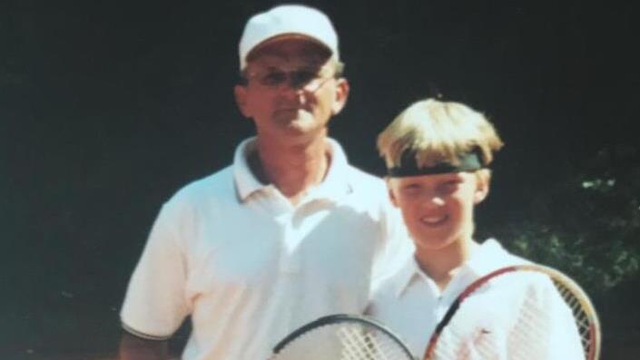 Kevin Krawietz in jungen Jahren mit seinem ersten Trainer beim TC Weiß-Rot Coburg, Zoran Obrovski.  Foto: privat