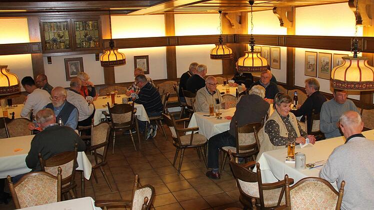 An sechs Tischen wurde im Gasthof Post gekartet. Foto: Ralf Kestel