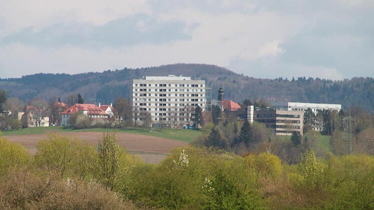 Noch in diesem Jahr sollen im Bezirksklinikum Kutzenberg zwei Abteilungen geschlossen werden. Foto: Matthias Einwag