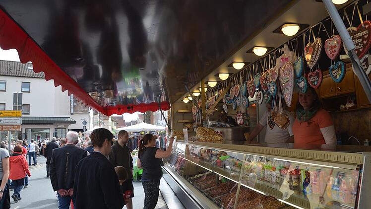 Fr&uuml;hlingsmarkt in Ma&szlig;bach  Foto: Kilian Trabert