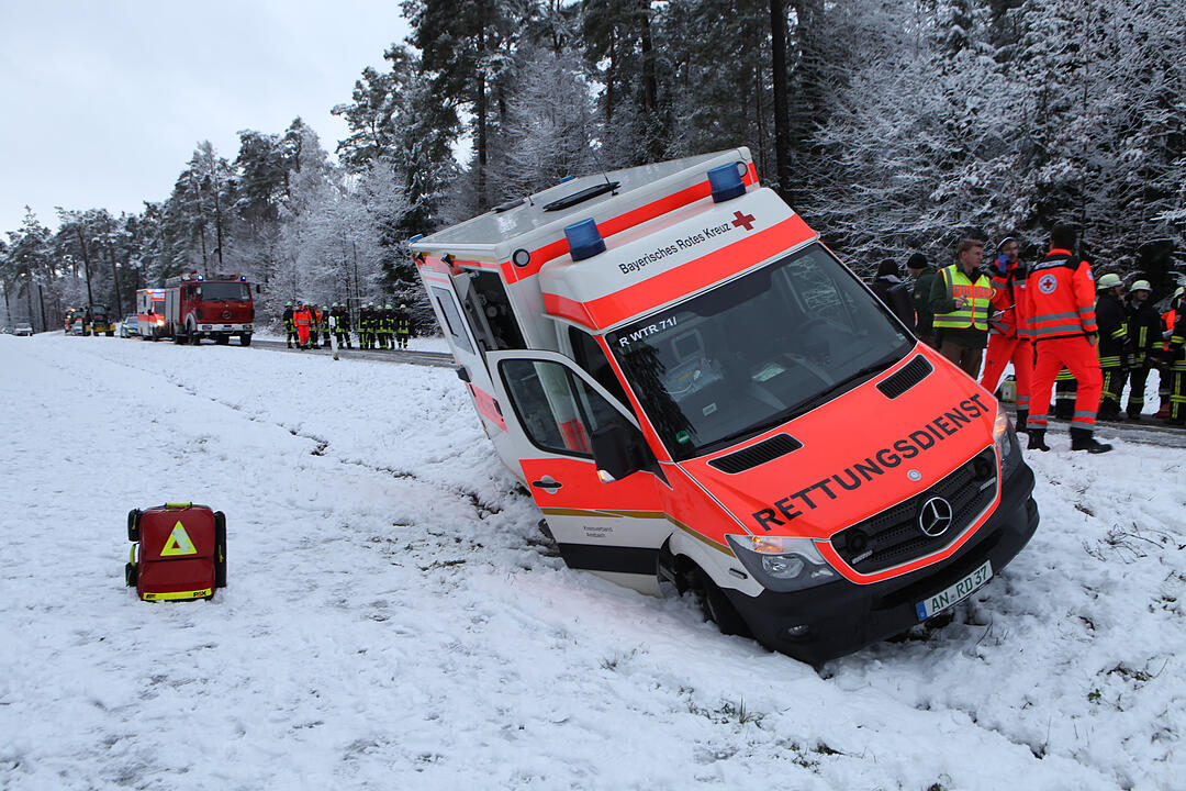 Kreis Ansbach: Auto kracht in Rettungswagen