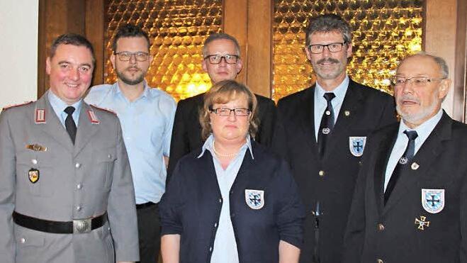 Frank Greif, Arne Wassermann, Ralf Olmesdahl, Gerlinde Lay, Gerd Stingl und Hartwig Waldert (v. l.) Foto: jb