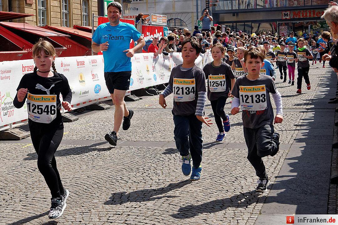 Weltkulturerbelauf 2017 in Bamberg: Der Zieleinlauf am Maxplatz
