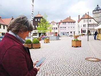 Ab sofort ist kostenloses Surfen auf dem Bischofsheimer Marktplatz  möglich. Foto: Marion Eckert