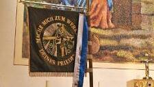 Die Friedensstandarte in der Thonberger Kirche "Sankt Josef" Foto: dw