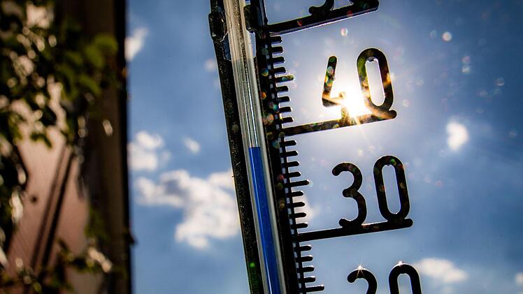 An vielen Orten in Franken wurde die 30-Grad-Marke locker geknackt. Bereits am Mittwoch waren es 36 Grad in Kitzingen. Foto: Frank Rumpenhorst/dpa