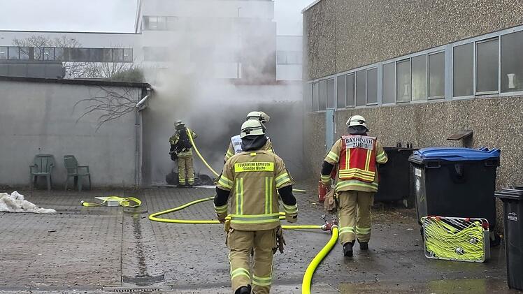 Brand in Garage von Bayreuther Kfz-Werkstatt