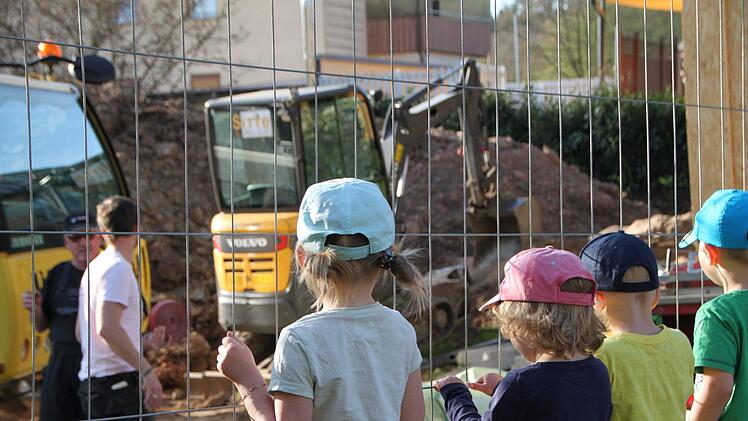 "Wir haben gerade ein Projekt zum Thema Baustelle", sagt Kindergartenleiterin Heike Winter. Die Kinder seien jeden Tag dabei, etwas Neues zu entdecken. Foto: Ulrike Müller