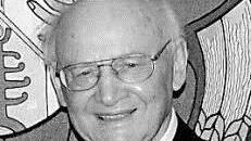 Altbürgermeister Alfred Derfuß bei der Übergabe des Ehrenrings im Jahr 2015 Archivfoto: Petra Malbrich