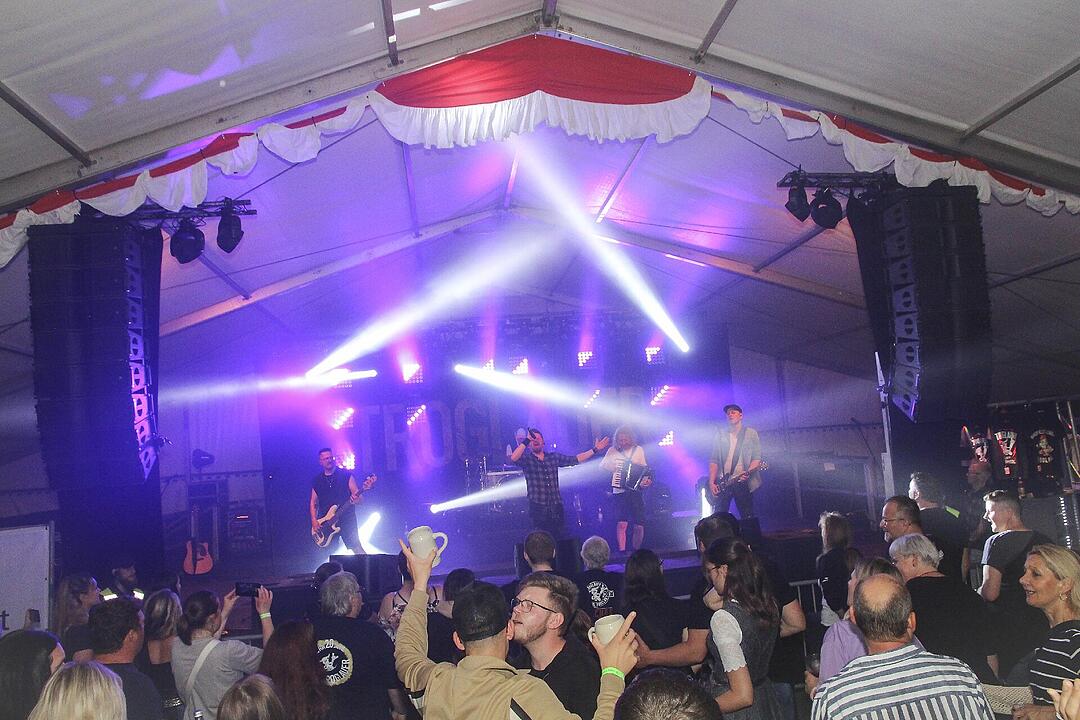 Heavy Volxmusic in Dörfleins!