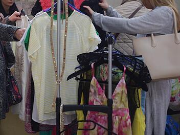 Jahrmarkt, verkaufsoffener Sonntag und Flohmarkt: Das Wochenende in Franken hat einiges zu Bieten: Symbolbild: Archiv/ Heike Schülein