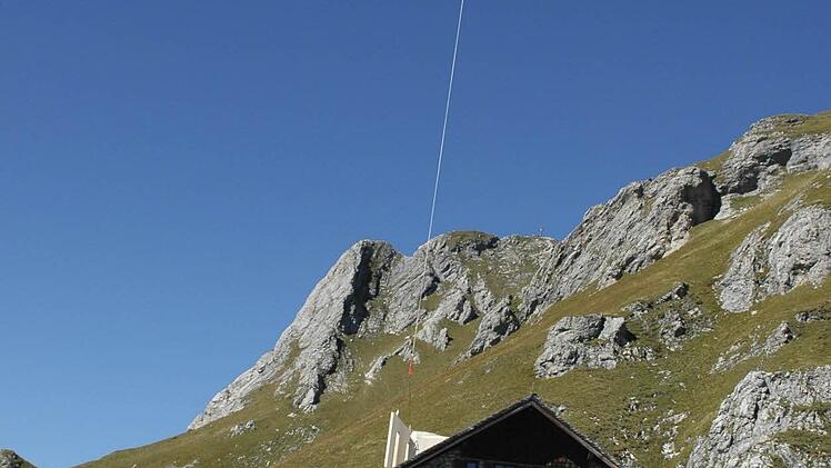 Hubschraubereinsatz: Baumaßnahme Bad Kissinger Hütte am Aggenstein
