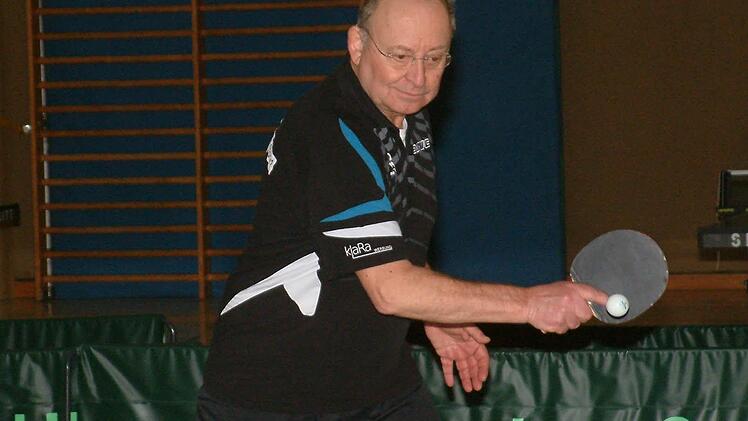 Werner Türk vom TTC Rugendorf wurde Vizemeister im Einzel der Altersklasse 65. Fotos: Hans Franz