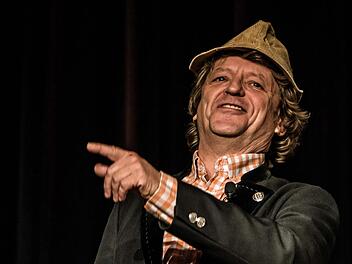 "Weg von hier": Frank-Markus Barwasser begeisterte das Publikum in Coburg mit seinem neuen Programm. Foto: Jochen Berger