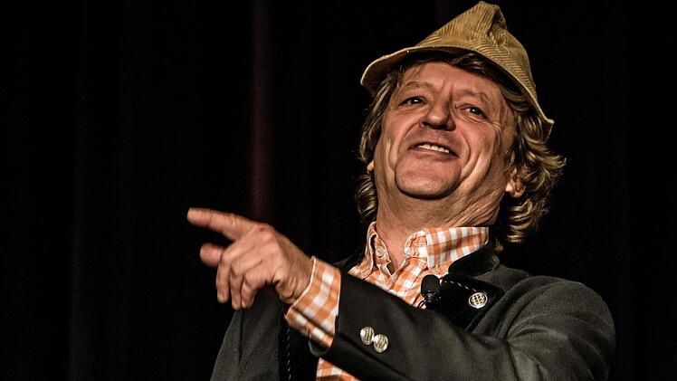 "Weg von hier": Frank-Markus Barwasser begeisterte das Publikum in Coburg mit seinem neuen Programm. Foto: Jochen Berger